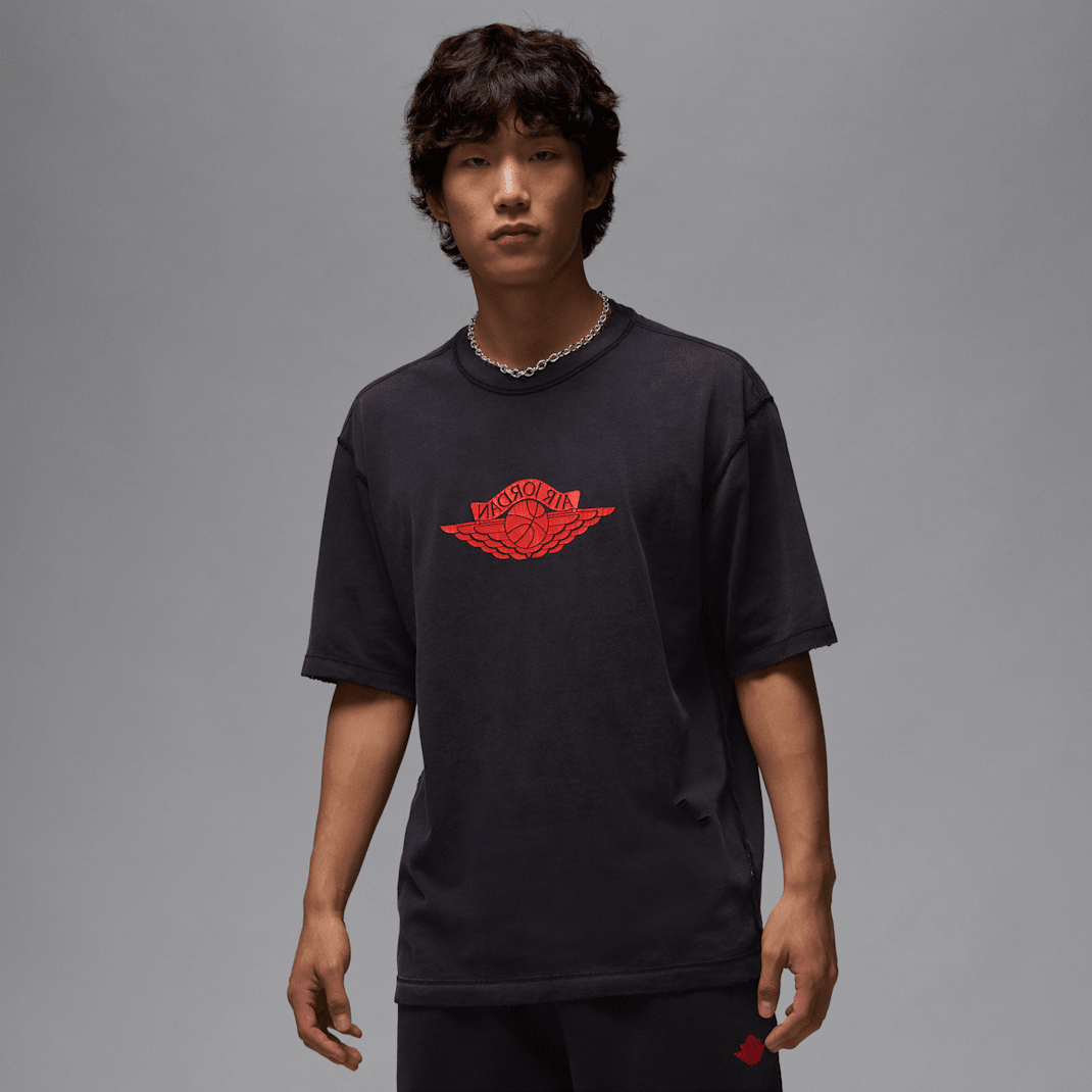 Black/Chile Red