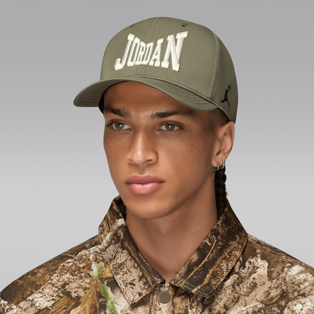 Medium Olive/Sail