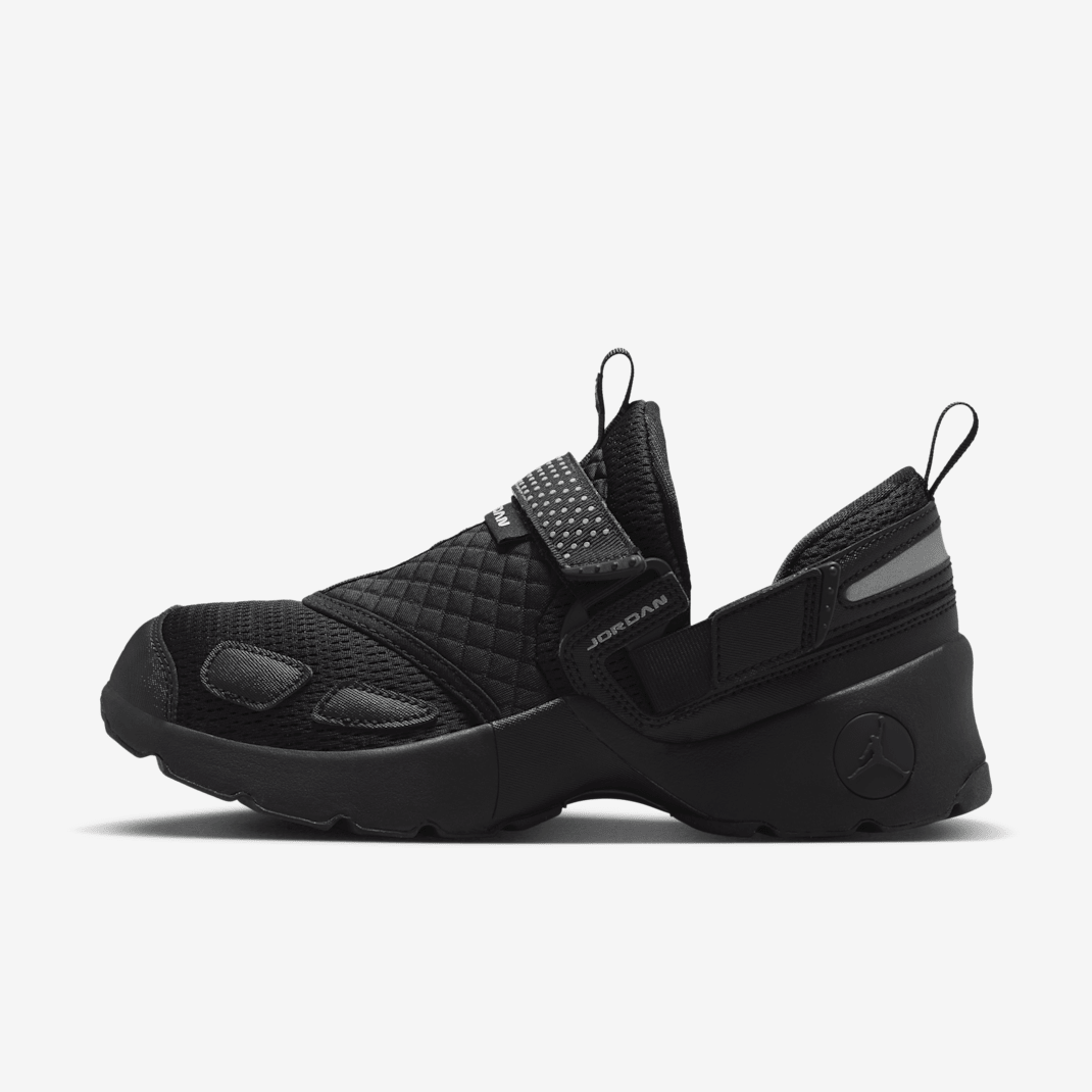 Black/Black/Black